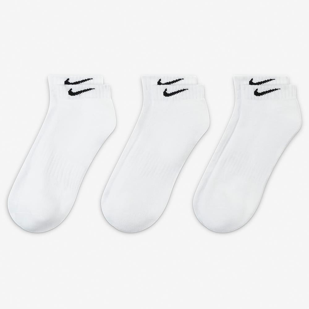 Low white deals nike socks